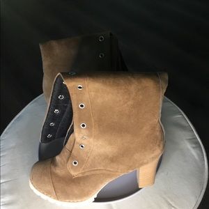 New without tags brown boots